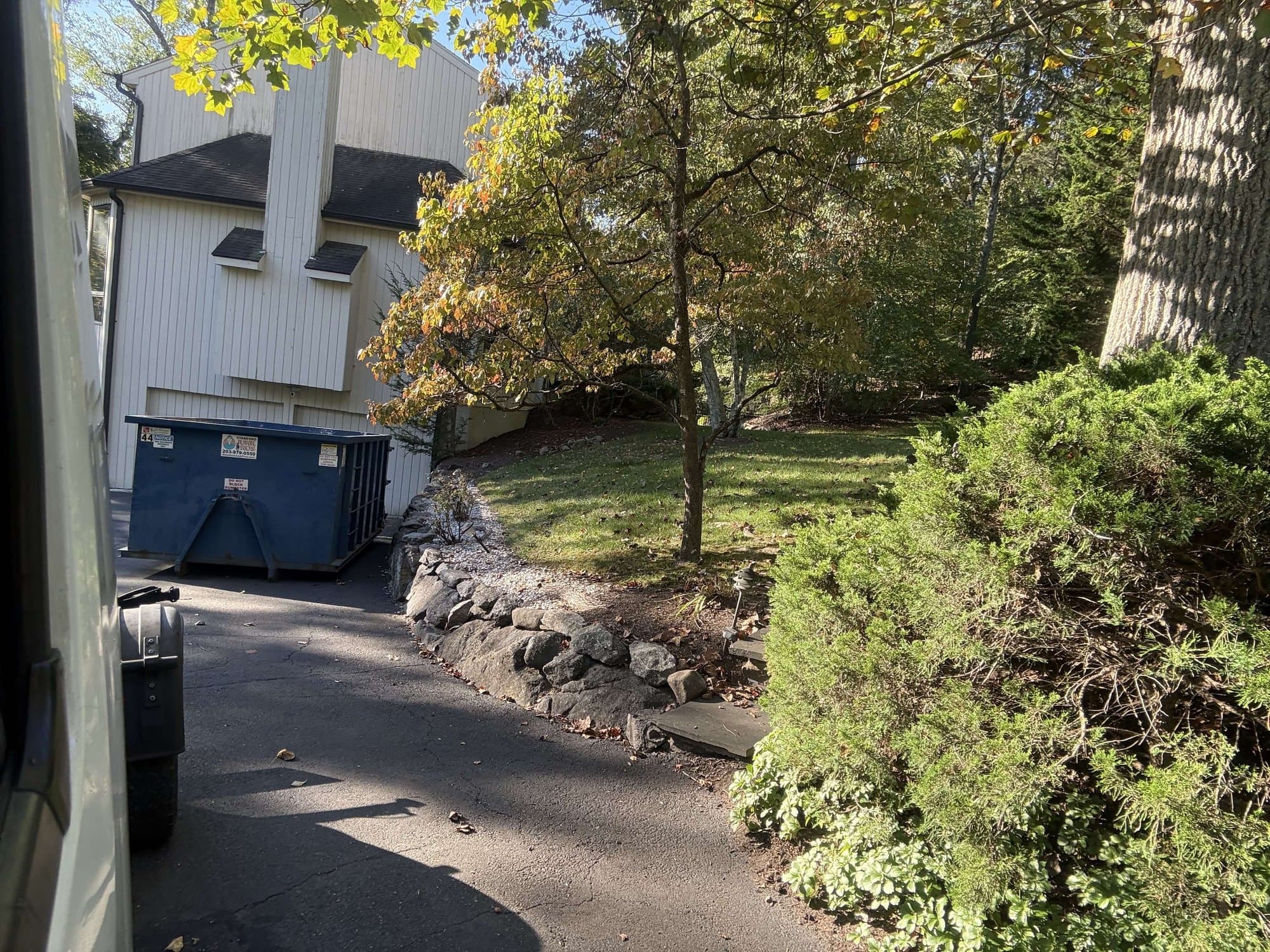 Roll-off dumpster delivery in Fairfield County by Stamford Junk Pros